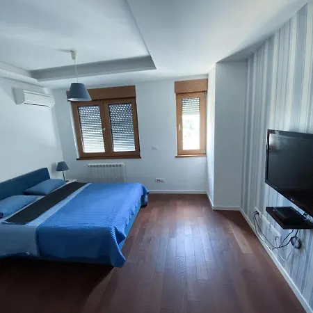 Azzurro Lux